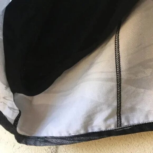 RARE Lululemon Speed Short Marbled Mix Speed Short White Black - Picture 7 of 8